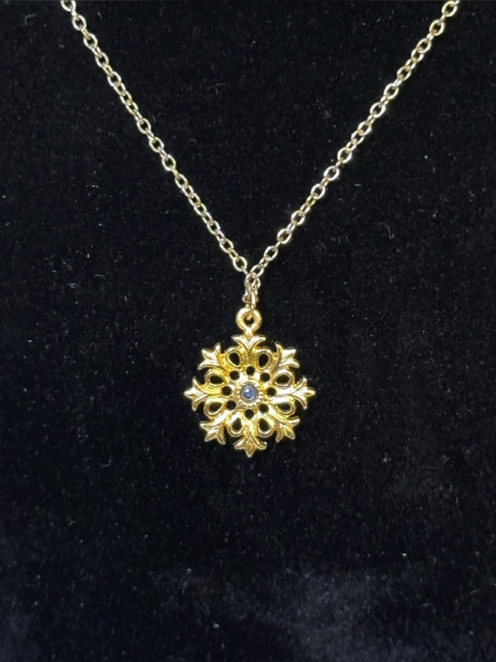 Gold Snowflake Pendant Necklace - Picture 3 of 6
